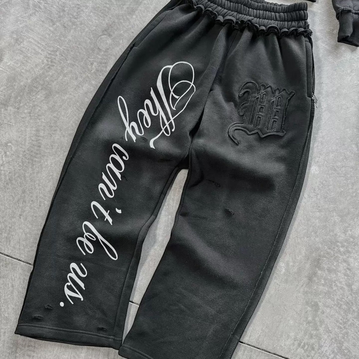 M hoodie + sweatpants